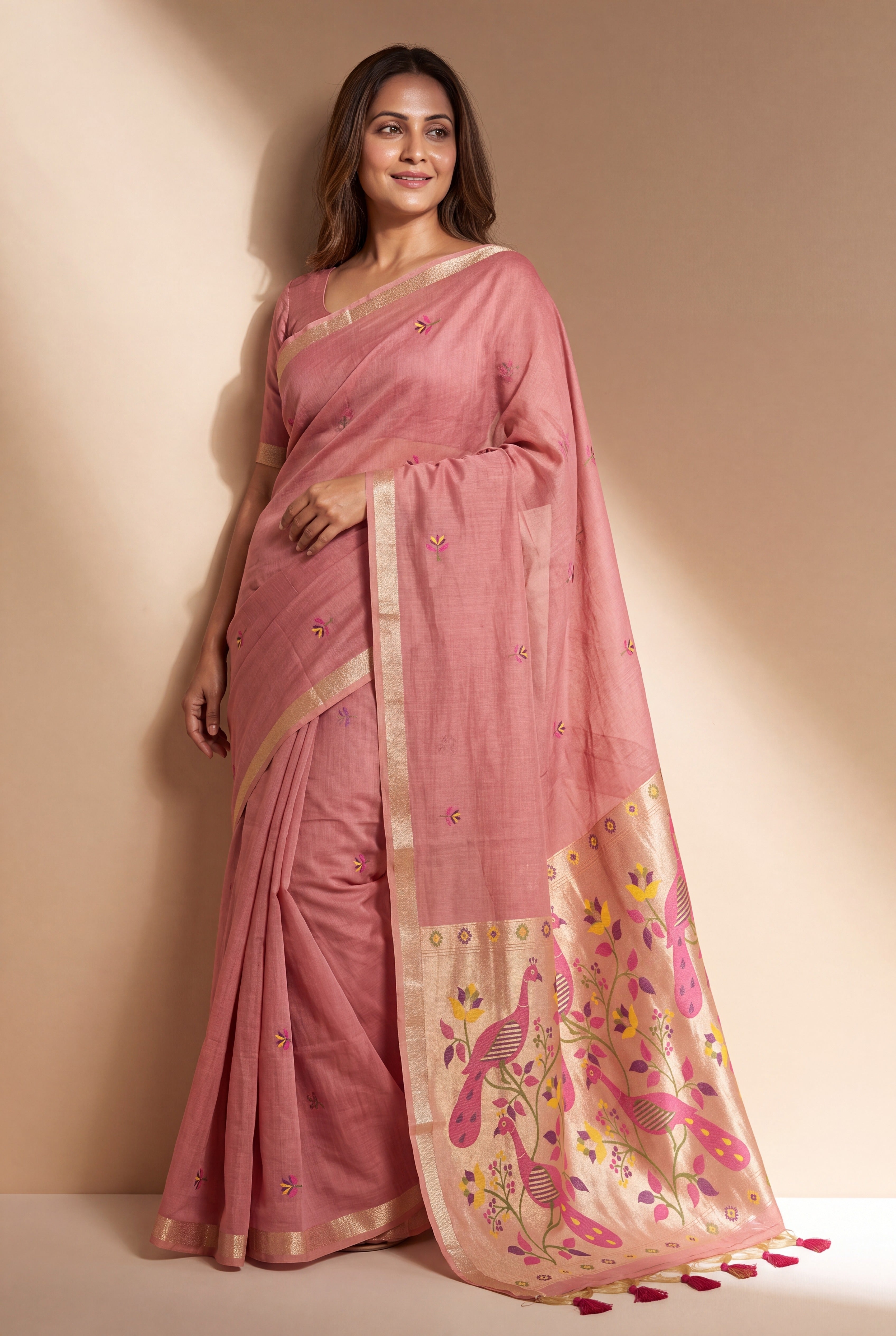 Pastel Pink Jamdhani Cotton Paithani Saree with Aṣṭamayūra Pallu and Floral b...