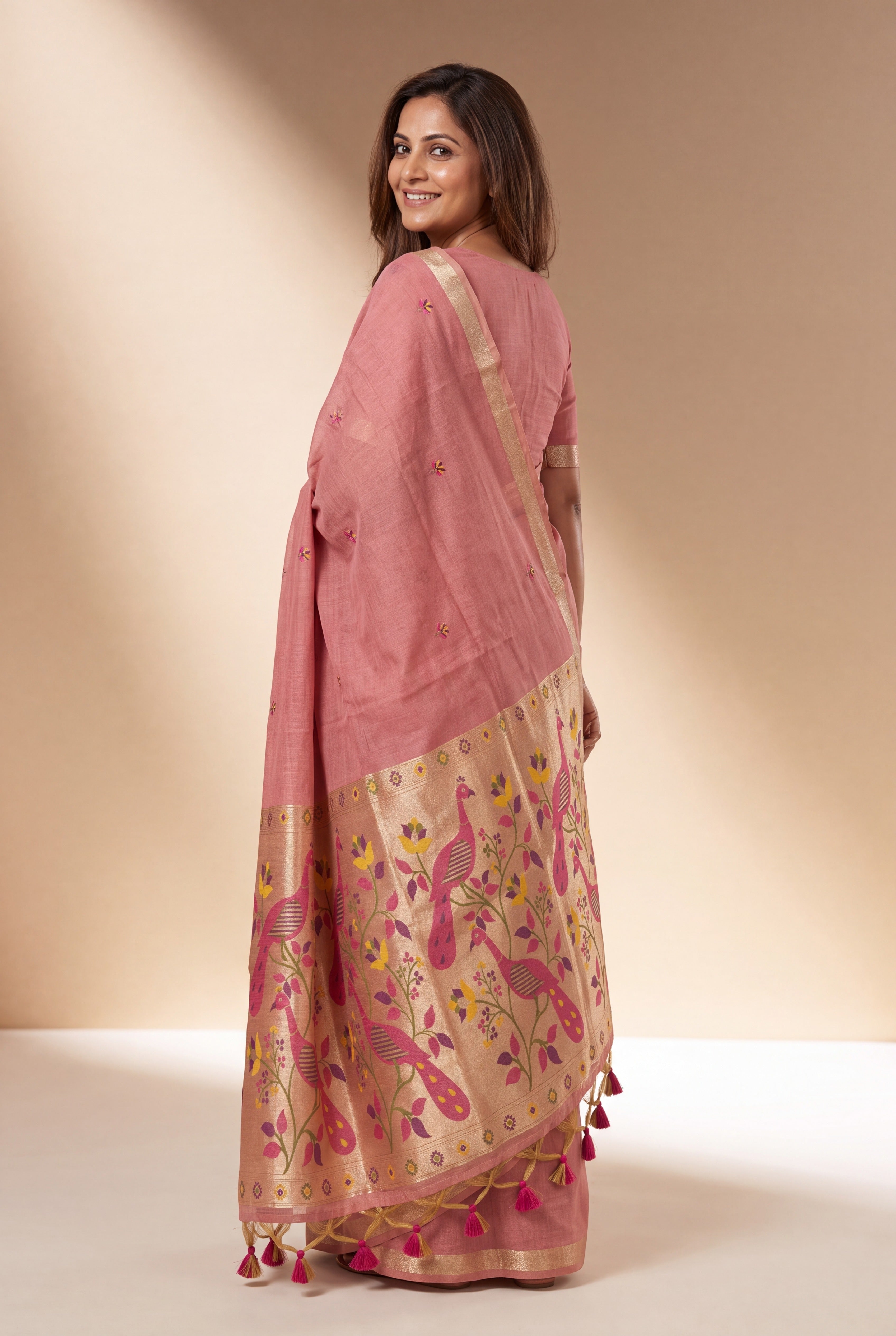 Pastel Pink Jamdhani Cotton Paithani Saree with Aṣṭamayūra Pallu and Floral b...