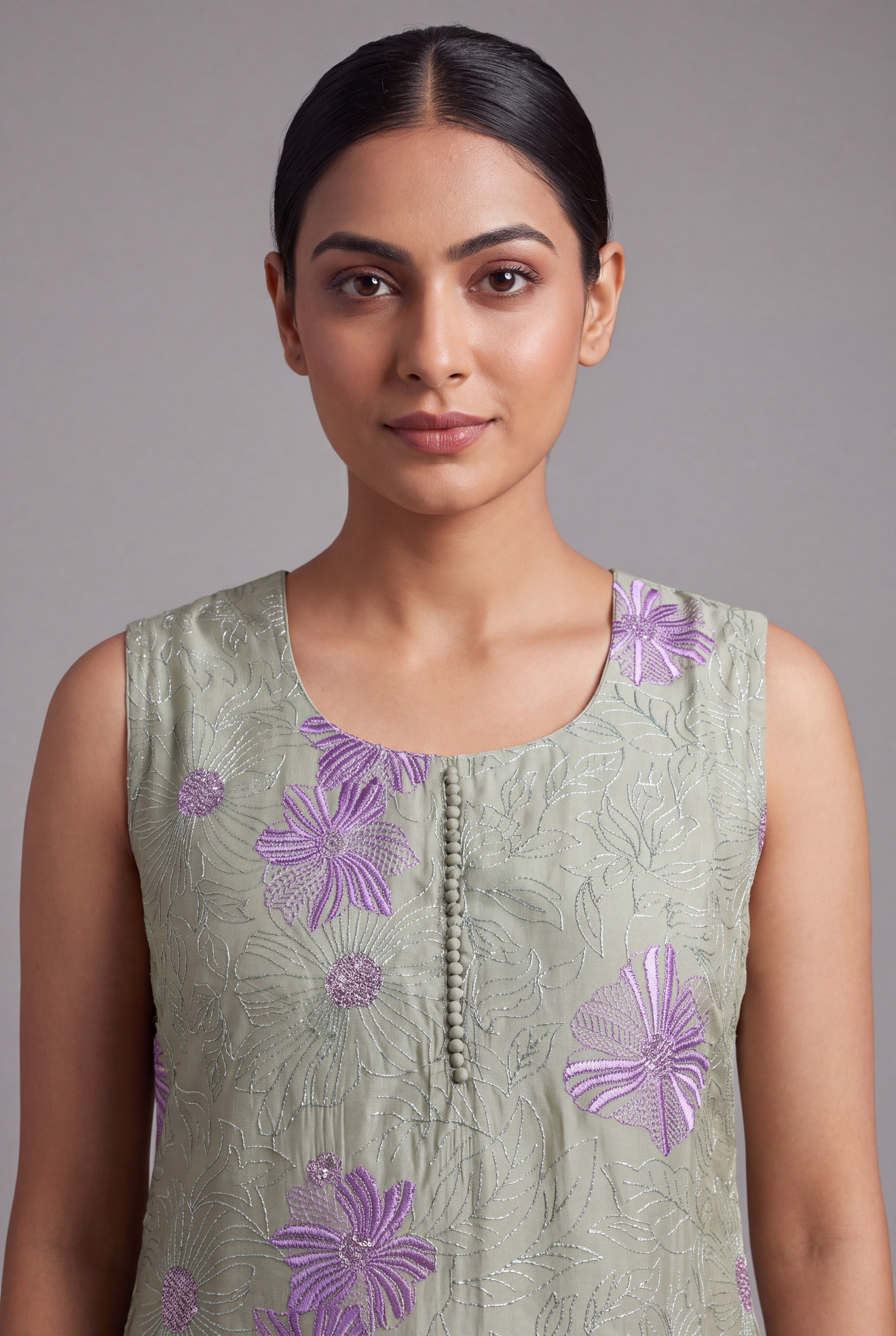 Pistachio Green Soft Silk Suit Set with Śyāmapuṣpa threadwork and Sequin work