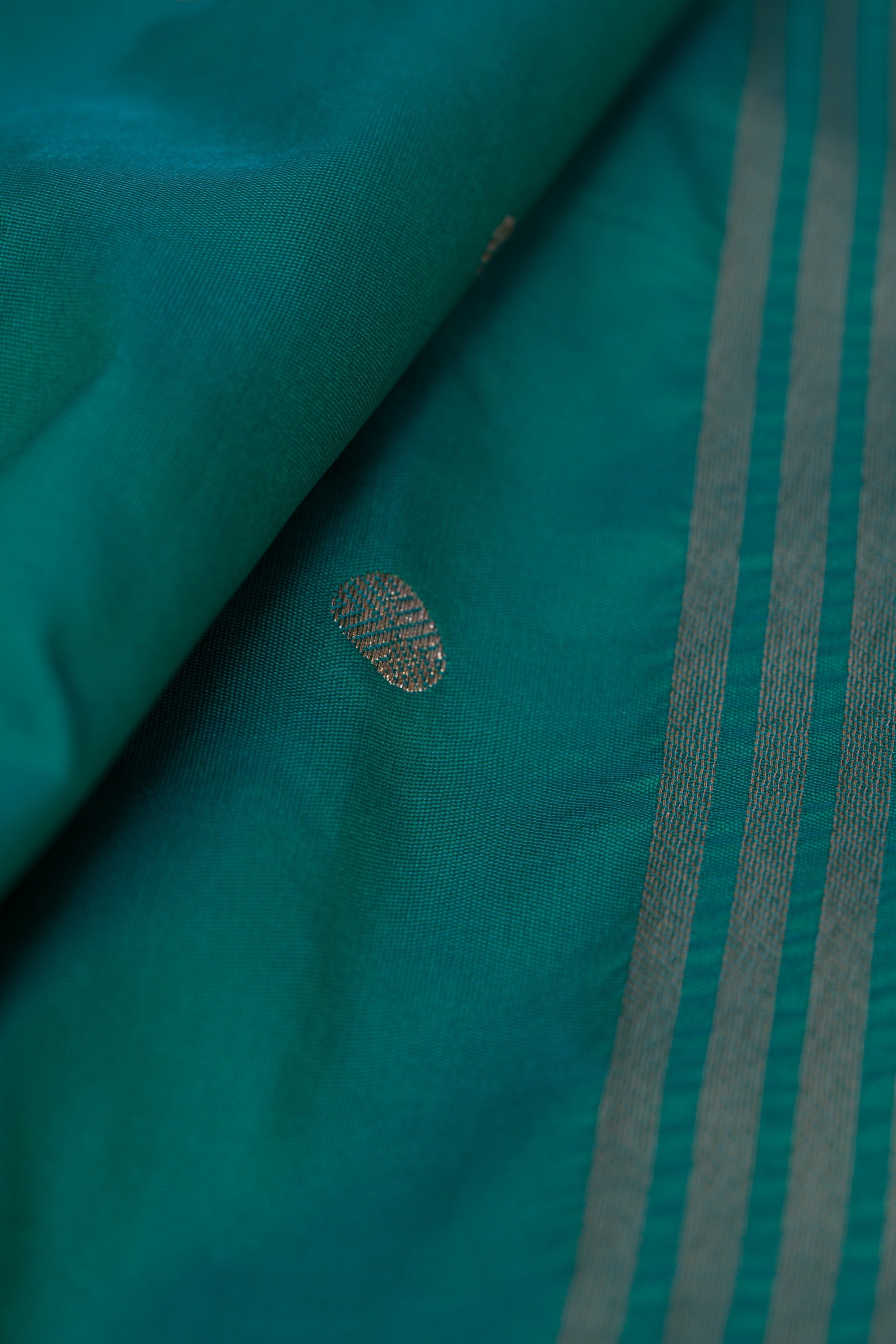 Rama Green Katan Silk Paithani Saree with Padma–Śuka–Mayūra Pallu and Zari butti