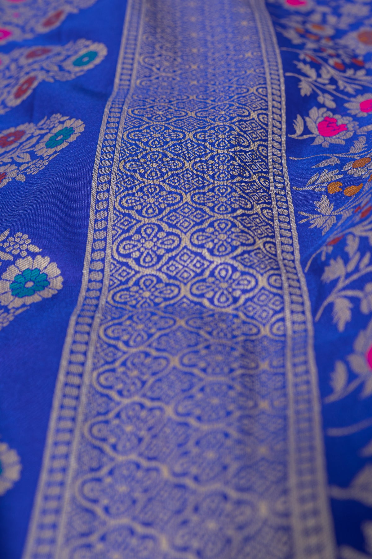 Royal Blue Katan Silk Banarasi Saree  with Multi Checks and Rang Kaad Pallu