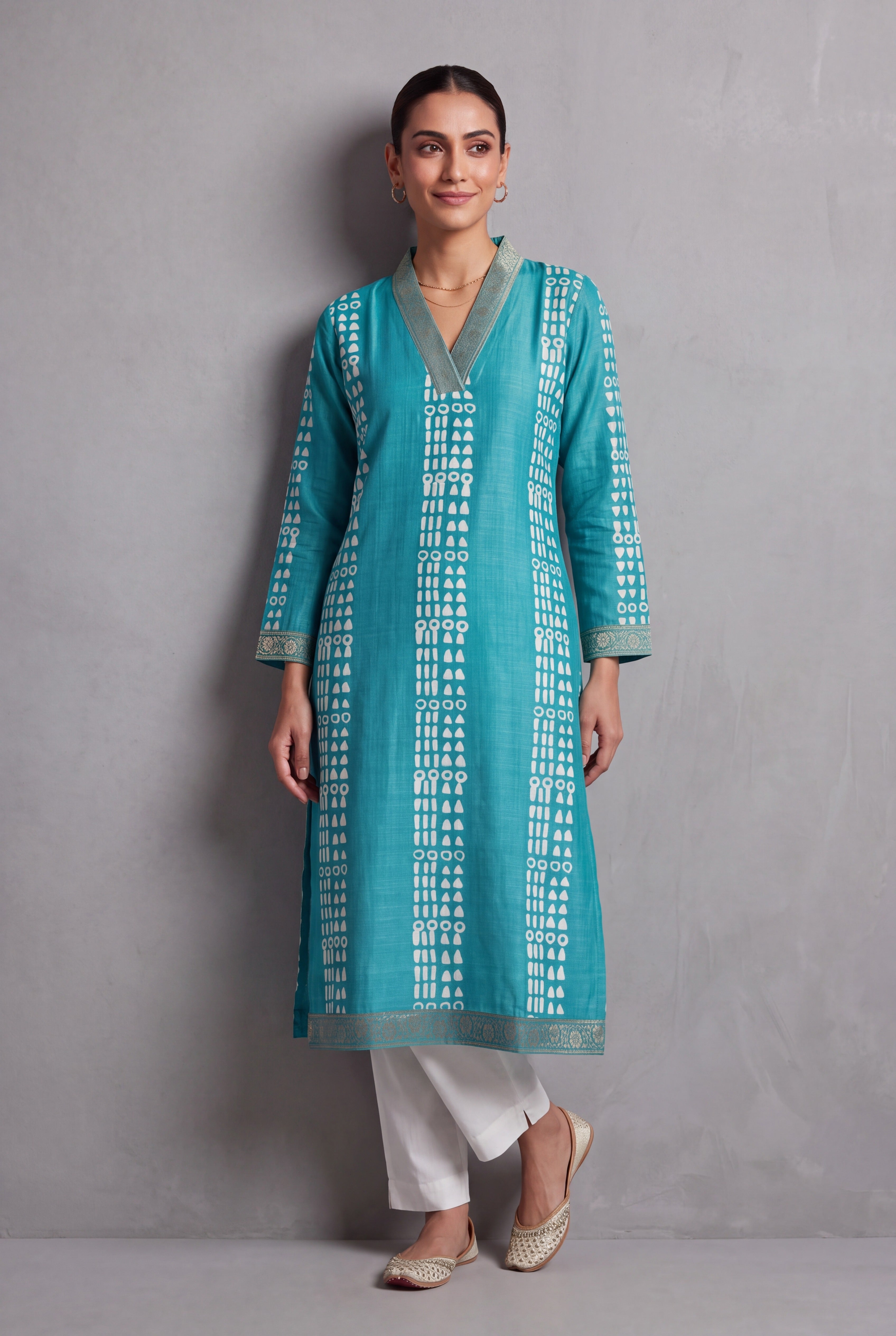 Sea Blue Ākṛti Kurti with Jaal Zariwork