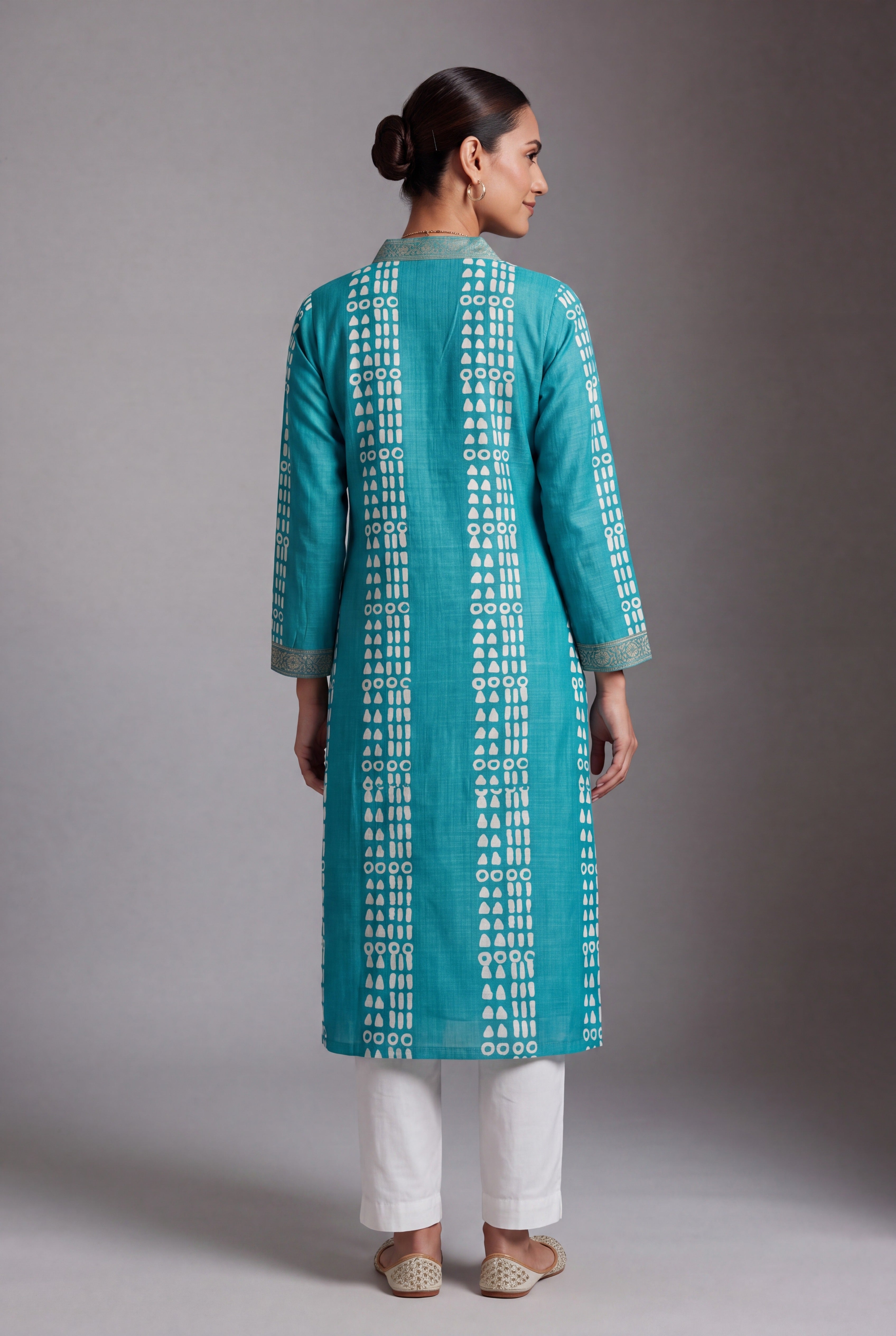 Sea Blue Ākṛti Kurti with Jaal Zariwork