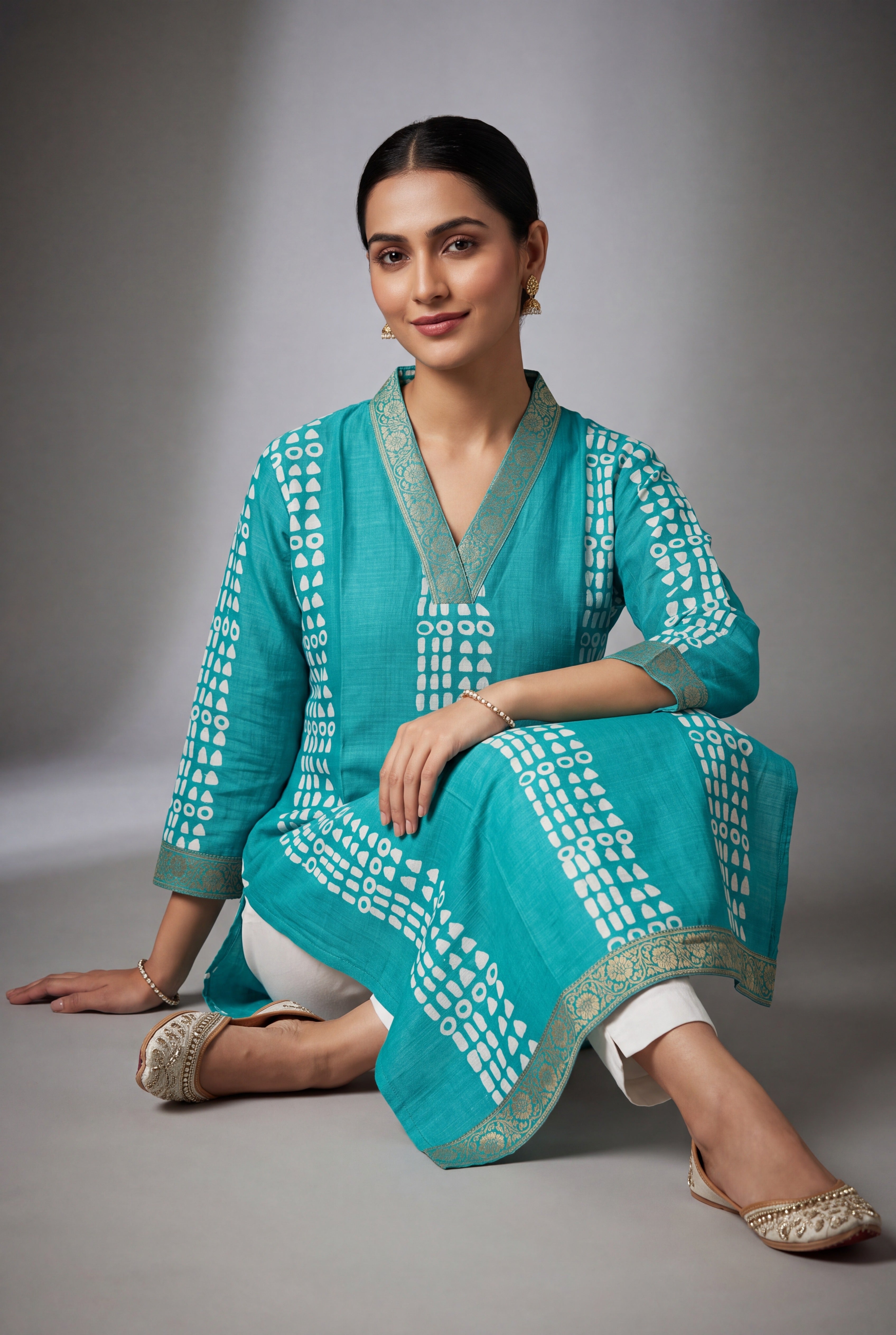 Sea Blue Ākṛti Kurti with Jaal Zariwork