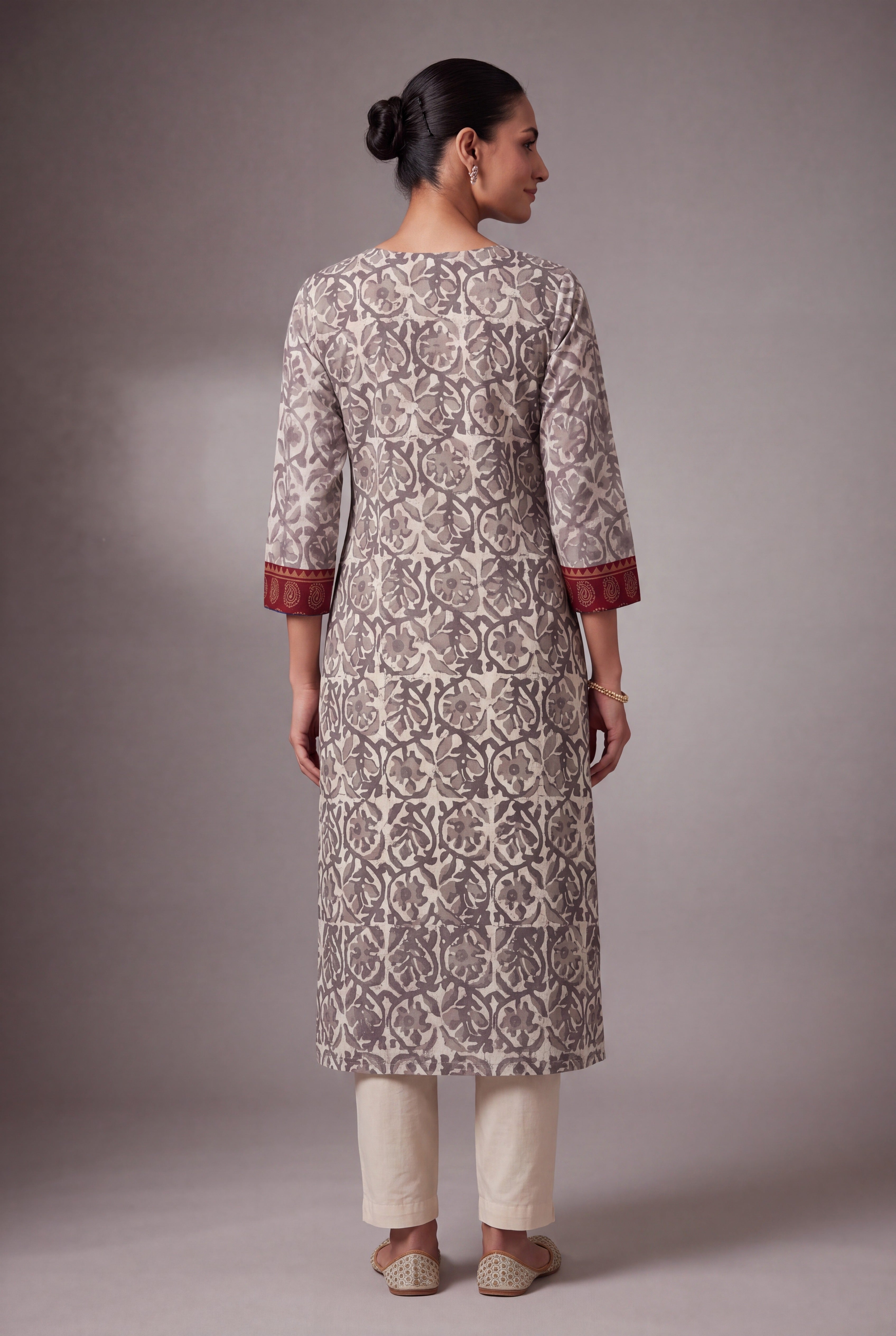 White Śilāmayī Kurti with Ajrakh Print and Floral body
