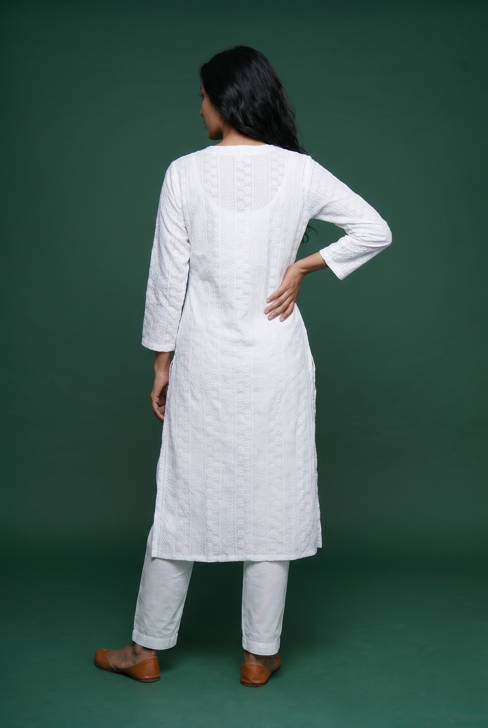 White Georgette Chikankari Kurti with Floral Motifs