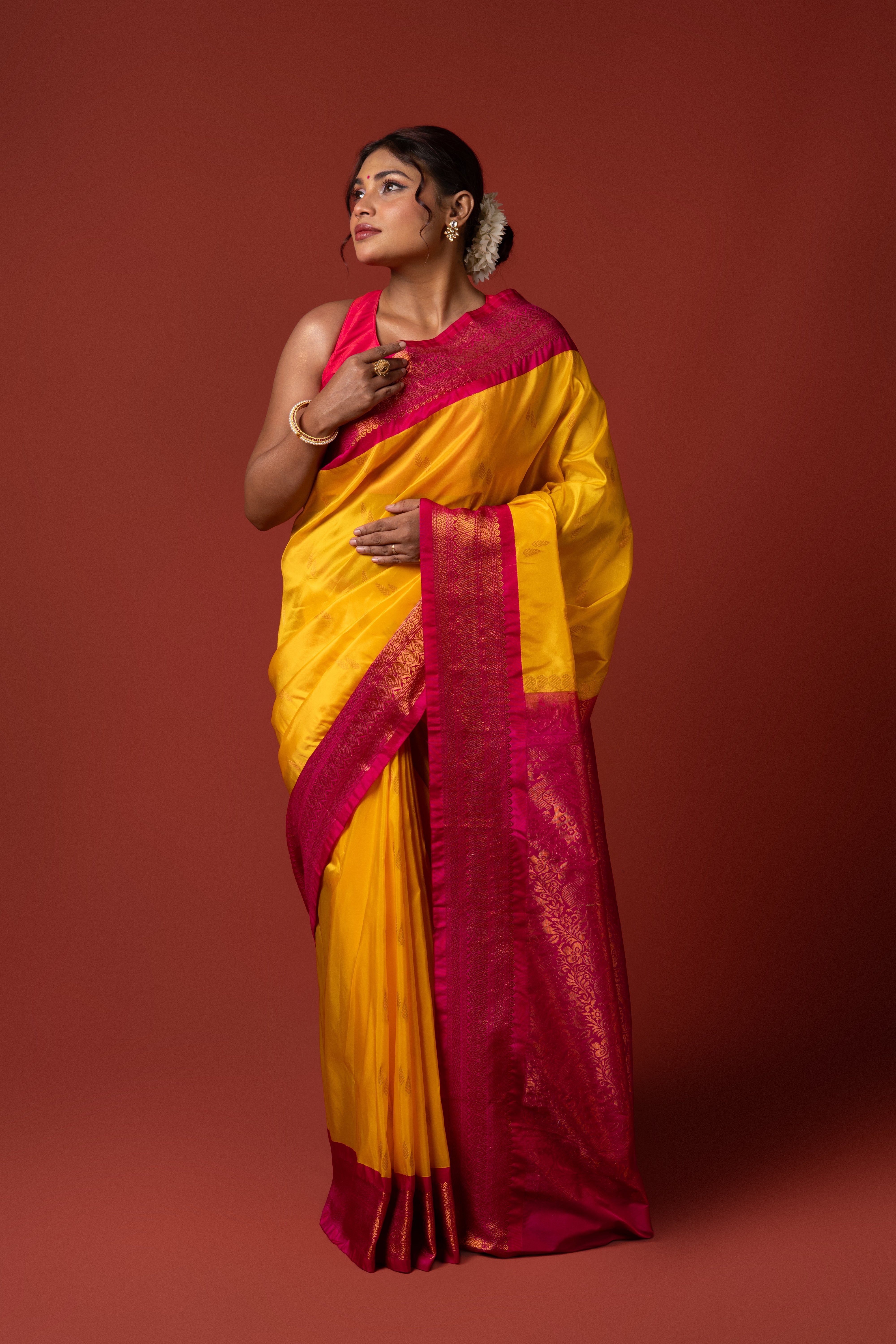 Yellow Apurva Silk Gadwal Saree
